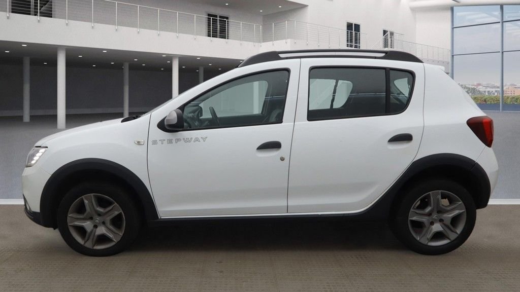 Used Dacia Sandero Stepway 2017 for sale - 77614272: Photo 18