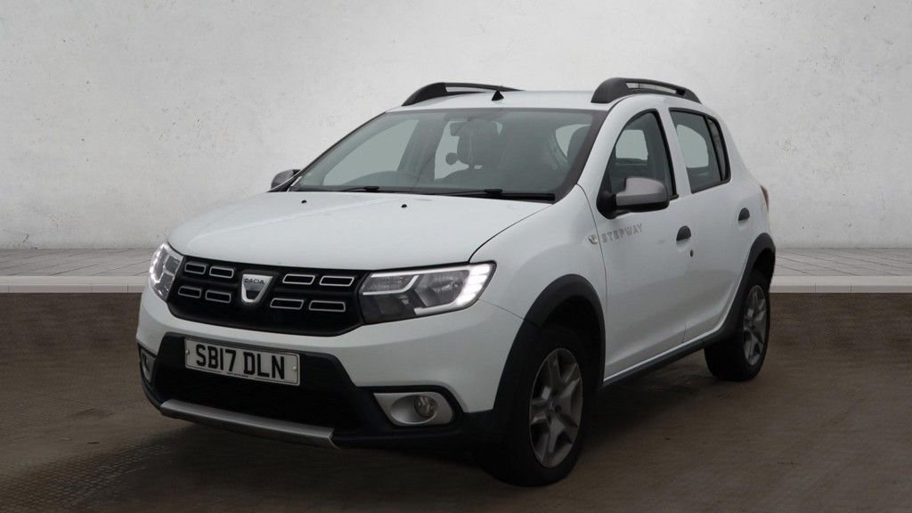 Used Dacia Sandero Stepway 2017 for sale - 77614272: Photo 2