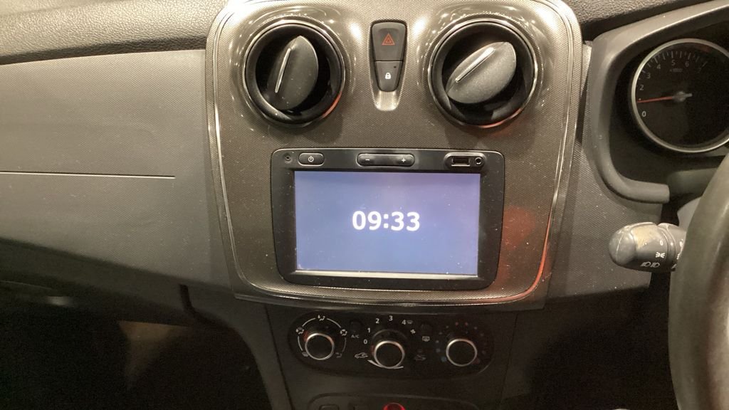 Used Dacia Sandero Stepway 2017 for sale - 77614272: Photo 23