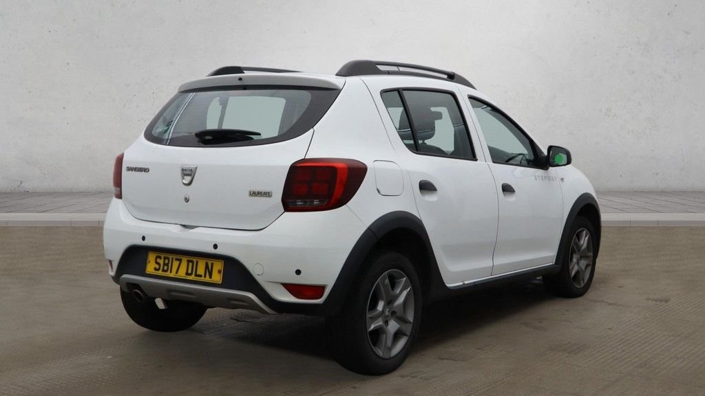 Used Dacia Sandero Stepway 2017 for sale - 77614272: Photo 4