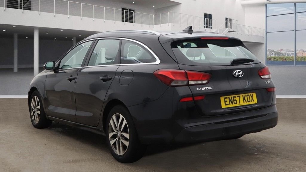 Used Hyundai i30 2018 for sale - 76486982: Photo 3