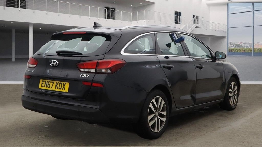 Used Hyundai i30 2018 for sale - 76486982: Photo 4