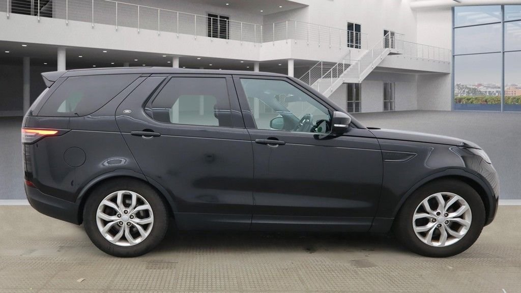 Used Land Rover Discovery 2017 for sale - 77239363: Photo 11