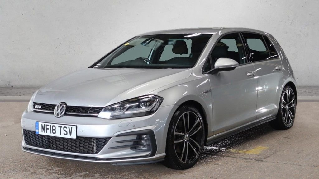 Used Volkswagen Golf 2018 for sale - 76632401: Photo 2