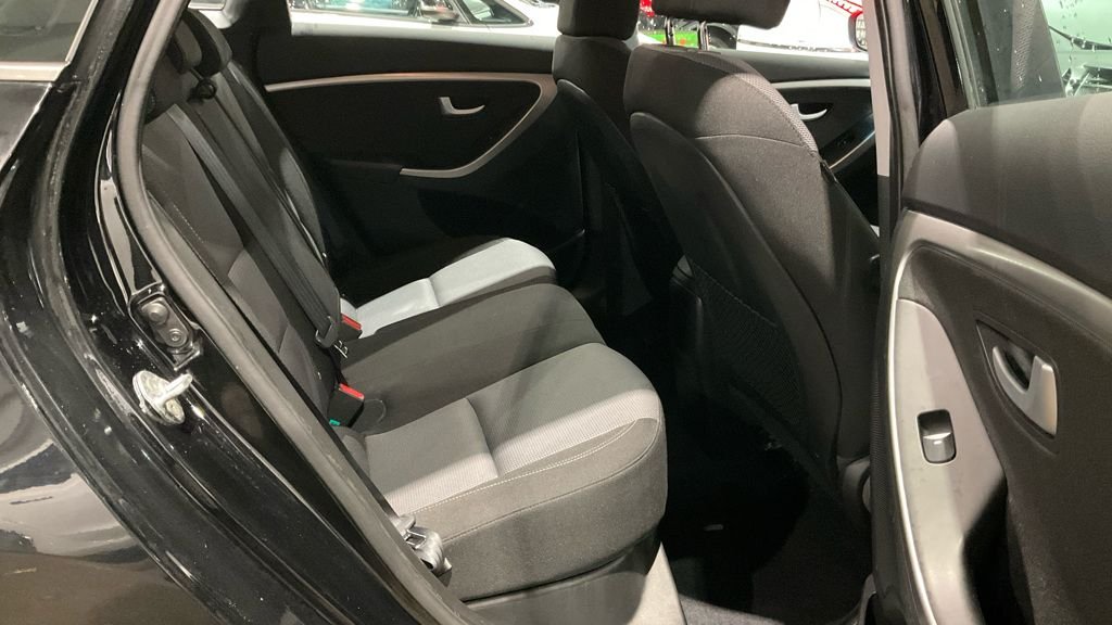 Used Hyundai i30 2015 for sale - 77937030: Photo 8