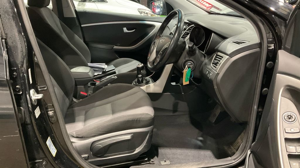 Used Hyundai i30 2015 for sale - 77937030: Photo 9