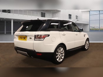 Used Land Rover Range Rover Sport 2015 for sale - 76223900: Photo 4