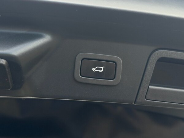 Used Land Rover Range Rover Velar 2019 for sale - 75158898: Photo 15