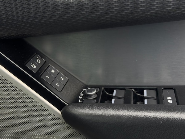 Used Land Rover Range Rover Velar 2019 for sale - 75158898: Photo 22