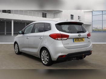 Used Kia Carens 2016 for sale - 75502942: Photo