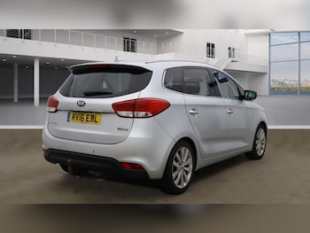 Used Kia Carens 2016 for sale - 75502942: Photo