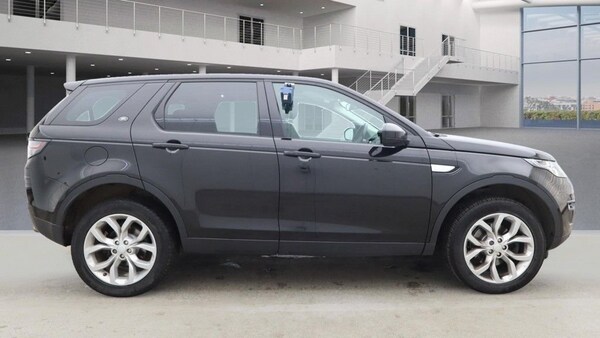 Used Land Rover Discovery Sport 2017 for sale - 76099947: Photo 5