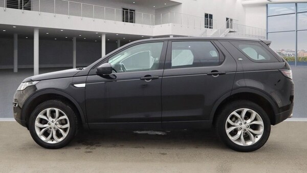 Used Land Rover Discovery Sport 2017 for sale - 76099947: Photo 6