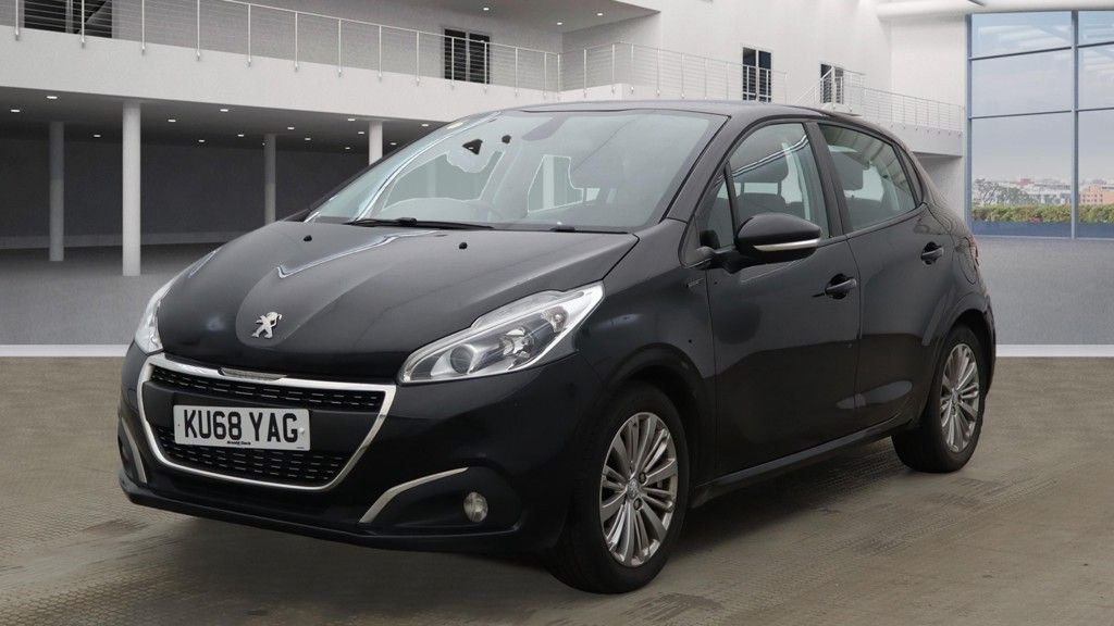 Used Peugeot 208 2018 for sale - 76665523: Photo 14