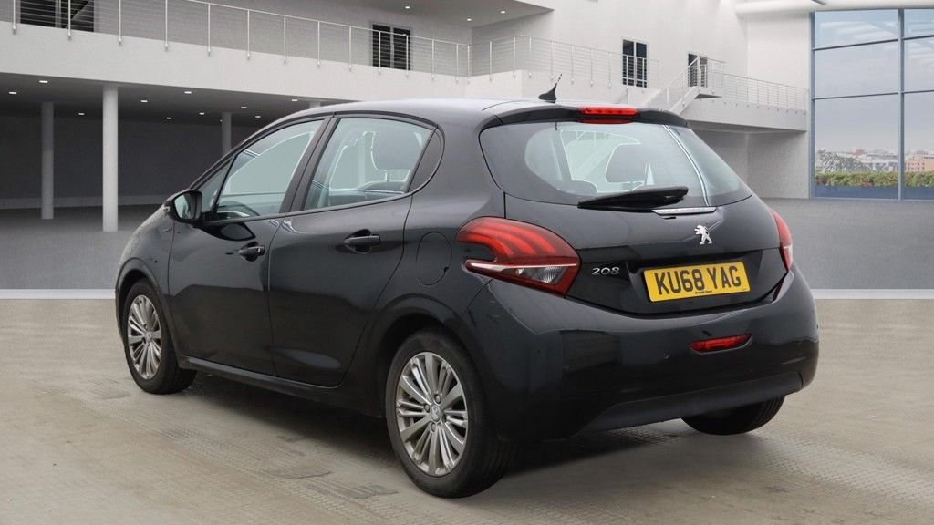 Used Peugeot 208 2018 for sale - 76665523: Photo 15