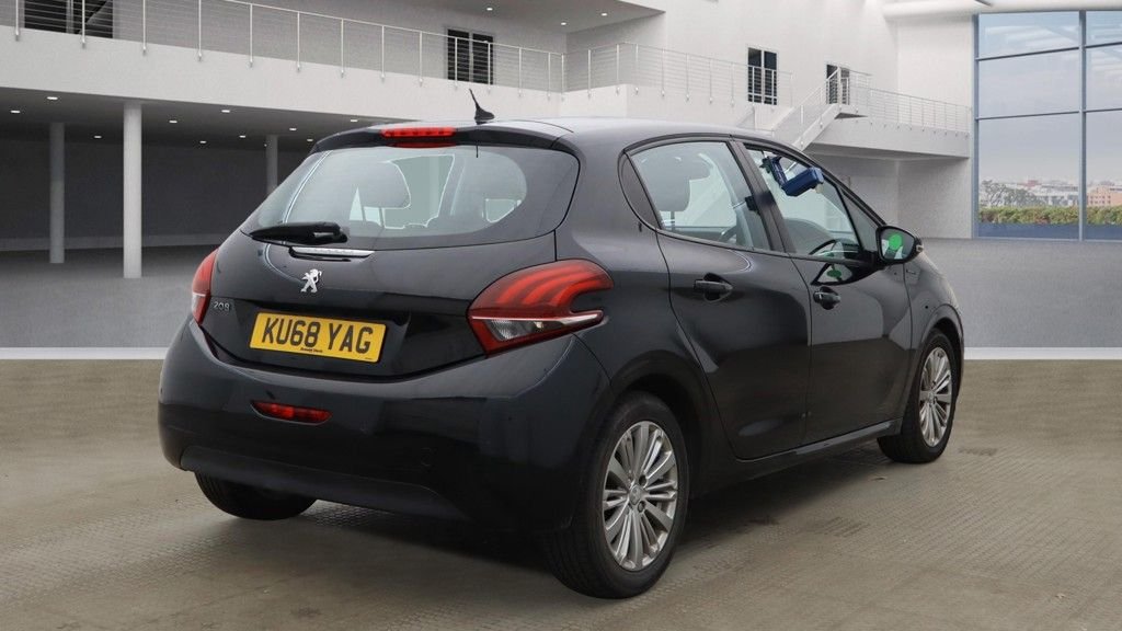 Used Peugeot 208 2018 for sale - 76665523: Photo 16