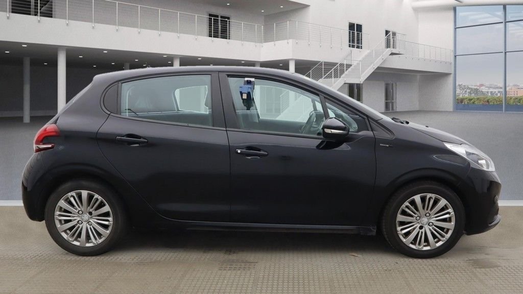 Used Peugeot 208 2018 for sale - 76665523: Photo 17