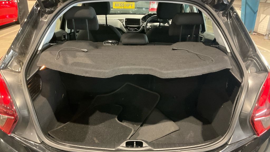 Used Peugeot 208 2018 for sale - 76665523: Photo 19