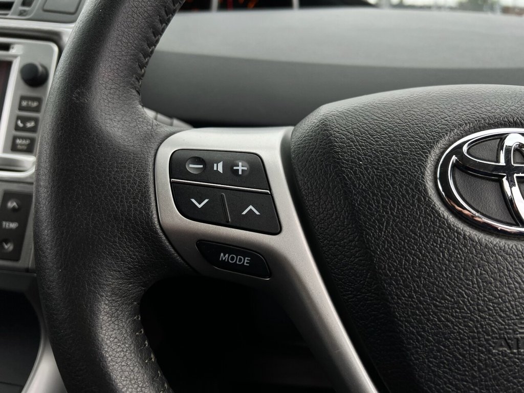 Used Toyota Verso 2012 for sale - 76496065: Photo 11