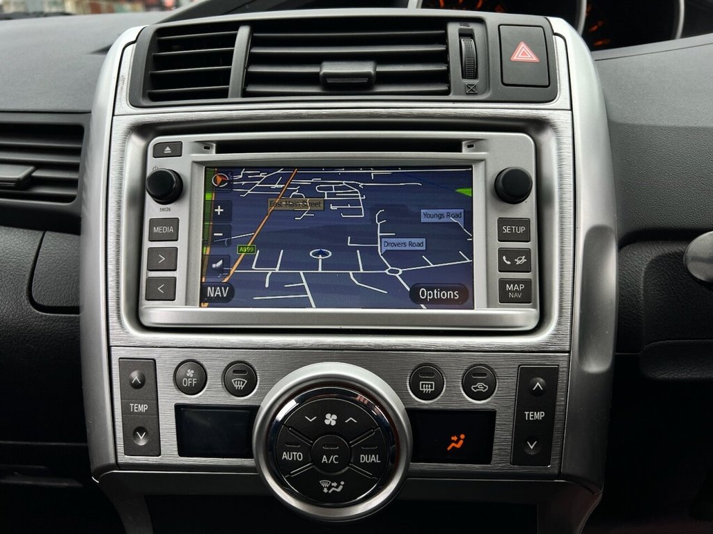 Used Toyota Verso 2012 for sale - 76496065: Photo 15