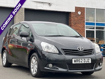 Used Toyota Verso 2012 for sale - 76496065: Photo