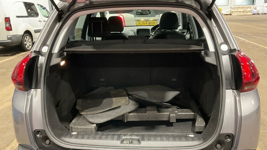 Used Peugeot 2008 2019 for sale - 76773049: Photo 7