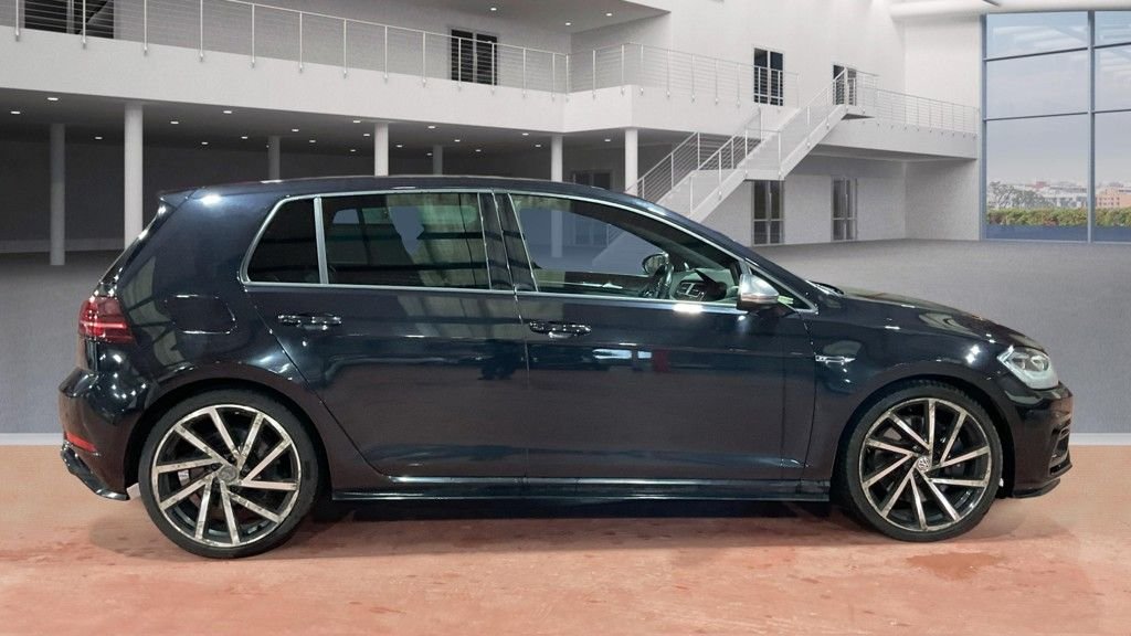 Used Volkswagen Golf 2018 for sale - 77680802: Photo 11