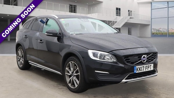 Used Volvo V60 2017 for sale - 76304140: Photo 1
