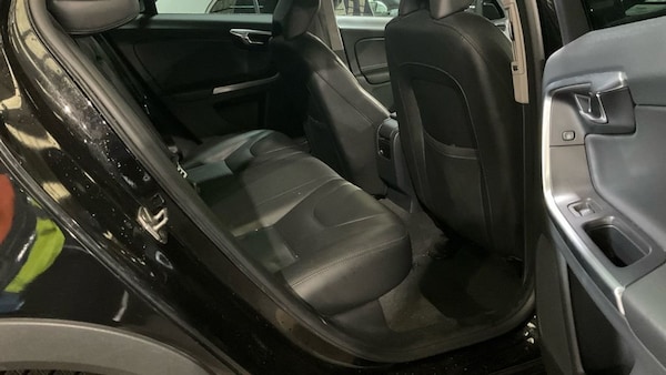 Used Volvo V60 2017 for sale - 76304140: Photo 8