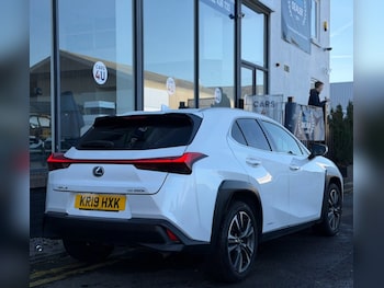 Used Lexus UX 2019 for sale - 77820743: Photo