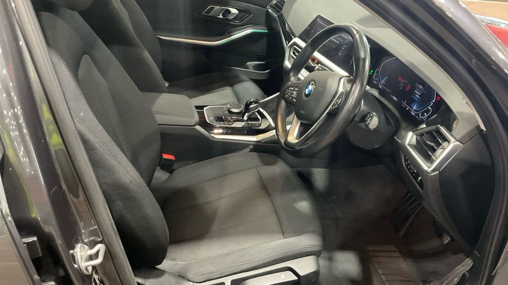 Used BMW 3 Series 2021 for sale - 76439041: Photo 9