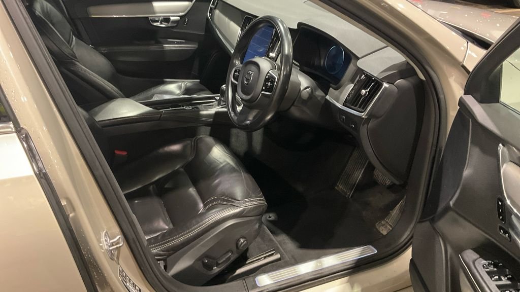 Used Volvo S90 2017 for sale - 77820522: Photo 8