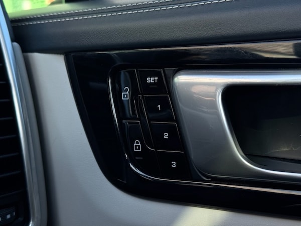 Used Porsche Cayenne 2020 for sale - 74494462: Photo 27
