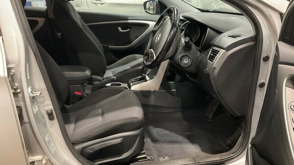 Used Hyundai i30 2015 for sale - 76132203: Photo 6