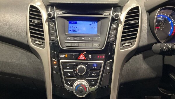 Used Hyundai i30 2015 for sale - 76132203: Photo 8