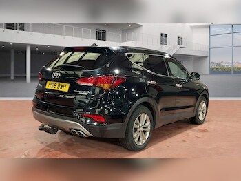 Used Hyundai Santa Fe 2016 for sale - 77680517: Photo