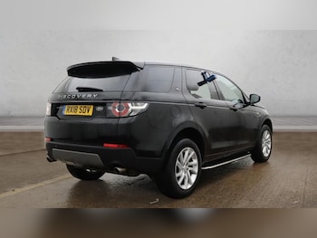 Used Land Rover Discovery Sport 2018 for sale - 76610291: Photo