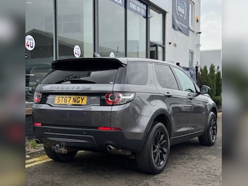 Used Land Rover Discovery Sport 2017 for sale - 76009210: Photo