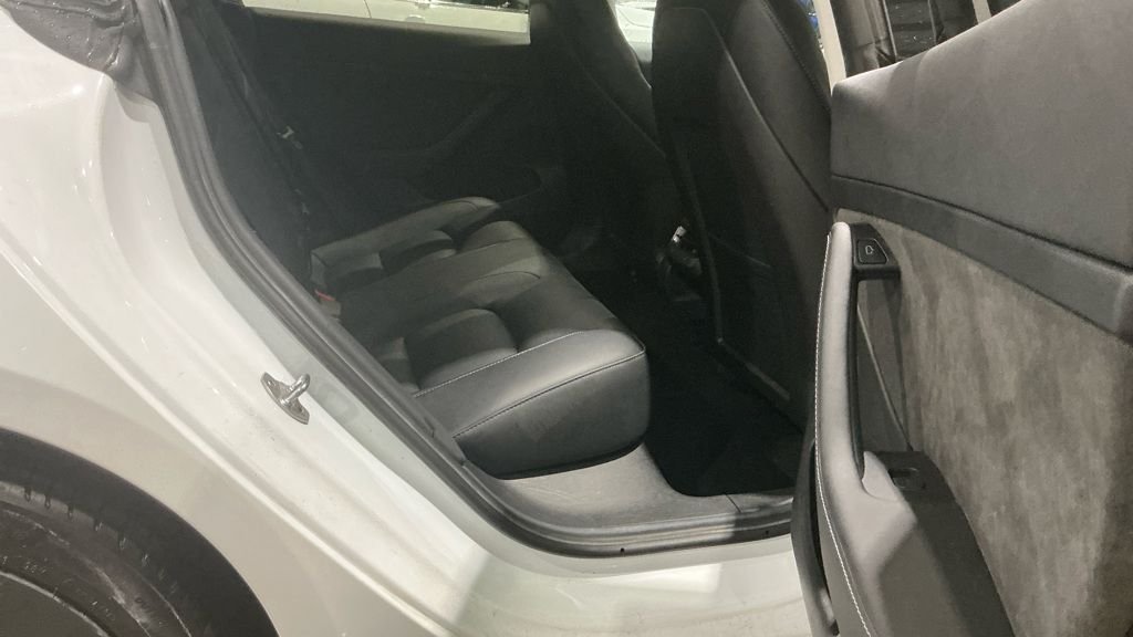 Used Tesla Model 3 2021 for sale - 76356983: Photo 8