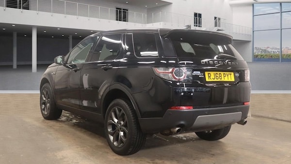 Used Land Rover Discovery Sport 2018 for sale - 76139874: Photo 3