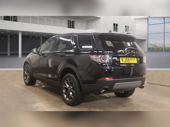 Used Land Rover Discovery Sport 2018 for sale - 76139874: Photo 3