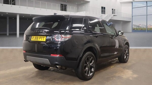 Used Land Rover Discovery Sport 2018 for sale - 76139874: Photo 4
