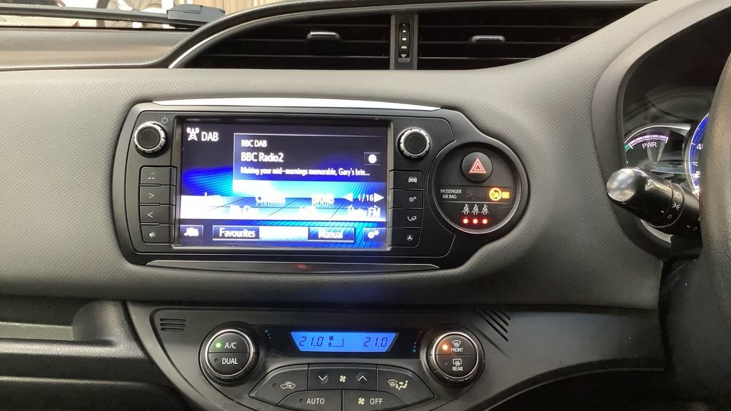 Used Toyota Yaris 2015 for sale - 76731191: Photo 23