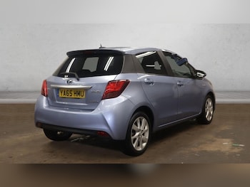 Used Toyota Yaris 2015 for sale - 76731191: Photo