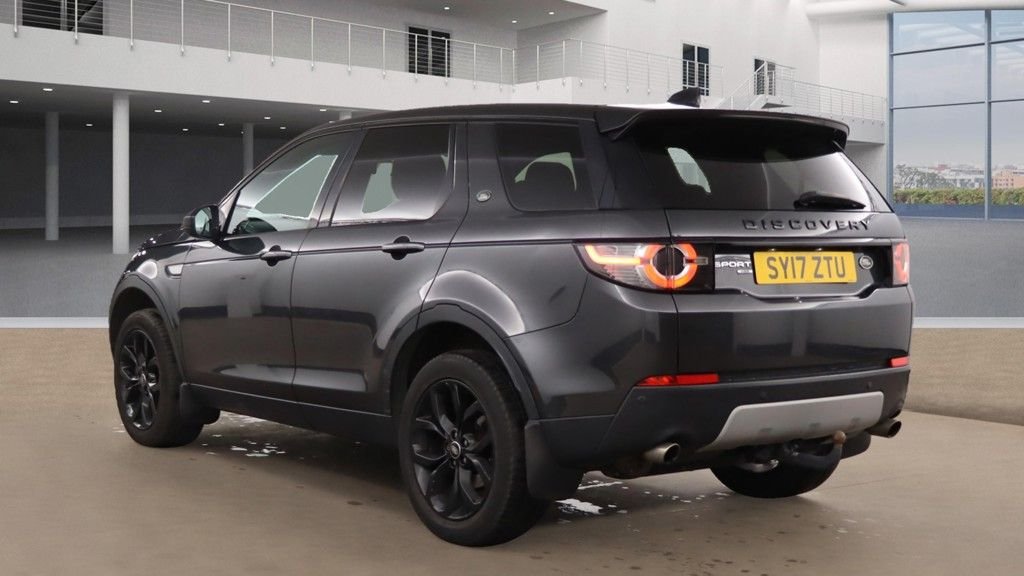 Used Land Rover Discovery Sport 2017 for sale - 76487003: Photo 3