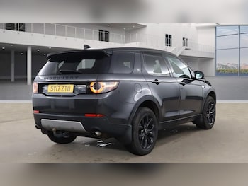 Used Land Rover Discovery Sport 2017 for sale - 76487003: Photo