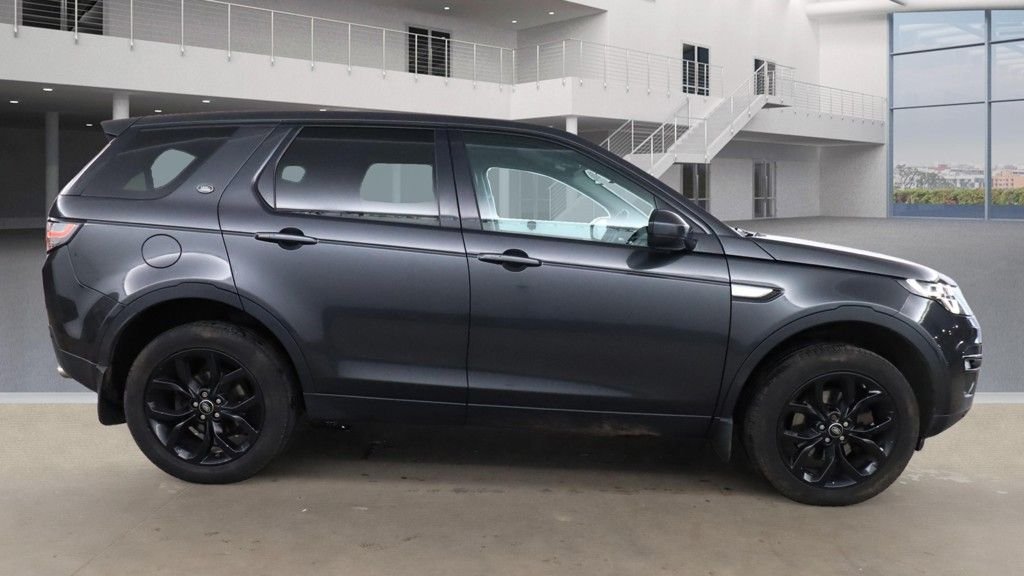 Used Land Rover Discovery Sport 2017 for sale - 76487003: Photo 5