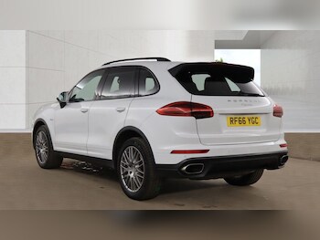 Used Porsche Cayenne 2016 for sale - 78330776: Photo