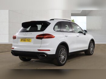 Used Porsche Cayenne 2016 for sale - 78330776: Photo