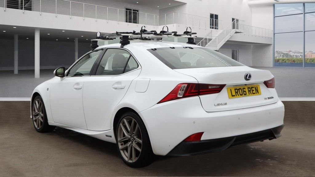 Used Lexus IS 2014 for sale - 76406636: Photo 3